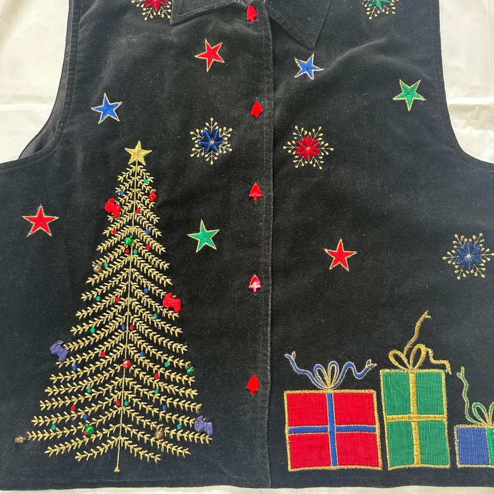 Dressbarn Black  vintage Christmas Festive granny core Embroidered Vest